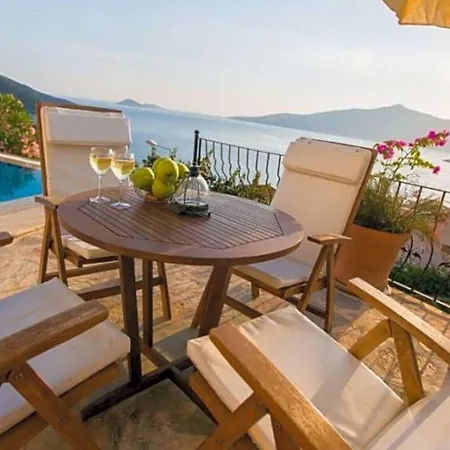 Sleeps 6 With Pool Air Con And Wifi *