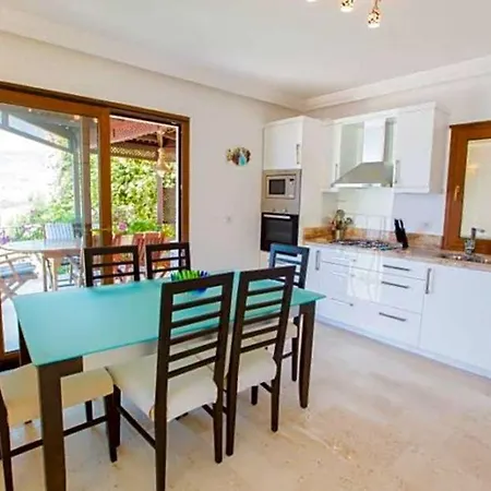 Willa Sleeps 6 With Pool Air Con And Wifi
